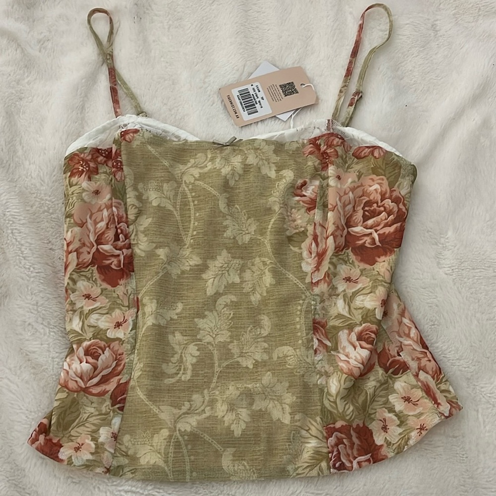 Tiger Mist Colson top size medium nwt